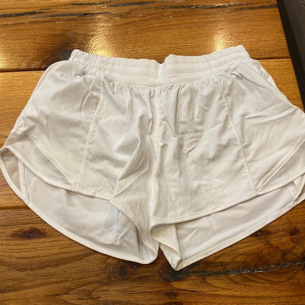 Lululemon Hotty Hot, Size 6
